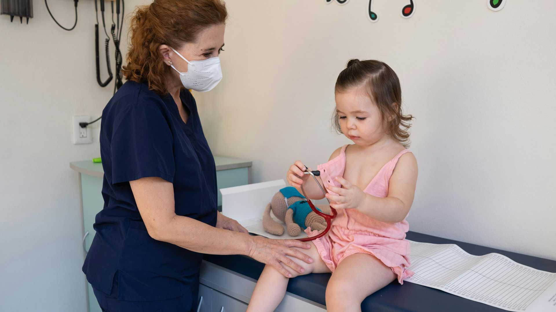desenvolvimento-sensorial-0. médica e criança