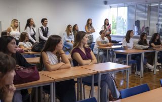 Acolhimento novos alunos atividades na sala de terapia da fala
